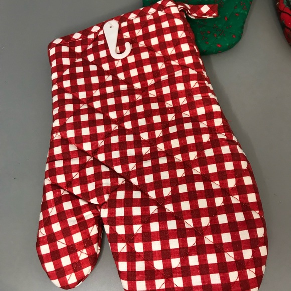 Vintage NOS 4 pc Christmas kitchen bake oven mitten gloves bundle - Picture 10 of 11